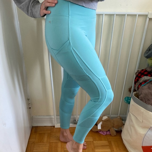 Fabletics Moto 7/8 legging - Picture 8 of 9